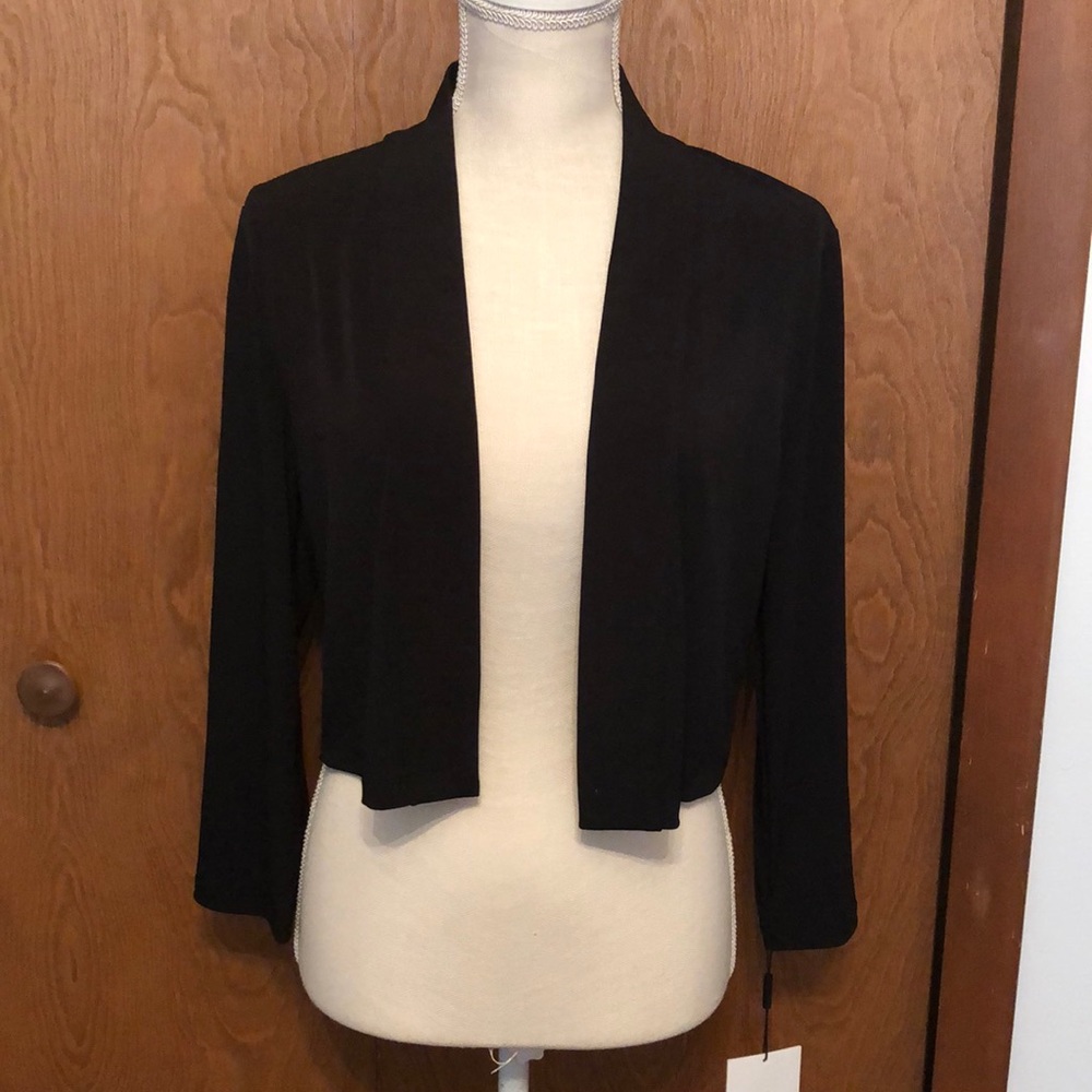 Calvin Klein lightweight, long-sleeved shawl/sweater. Open front, black size L